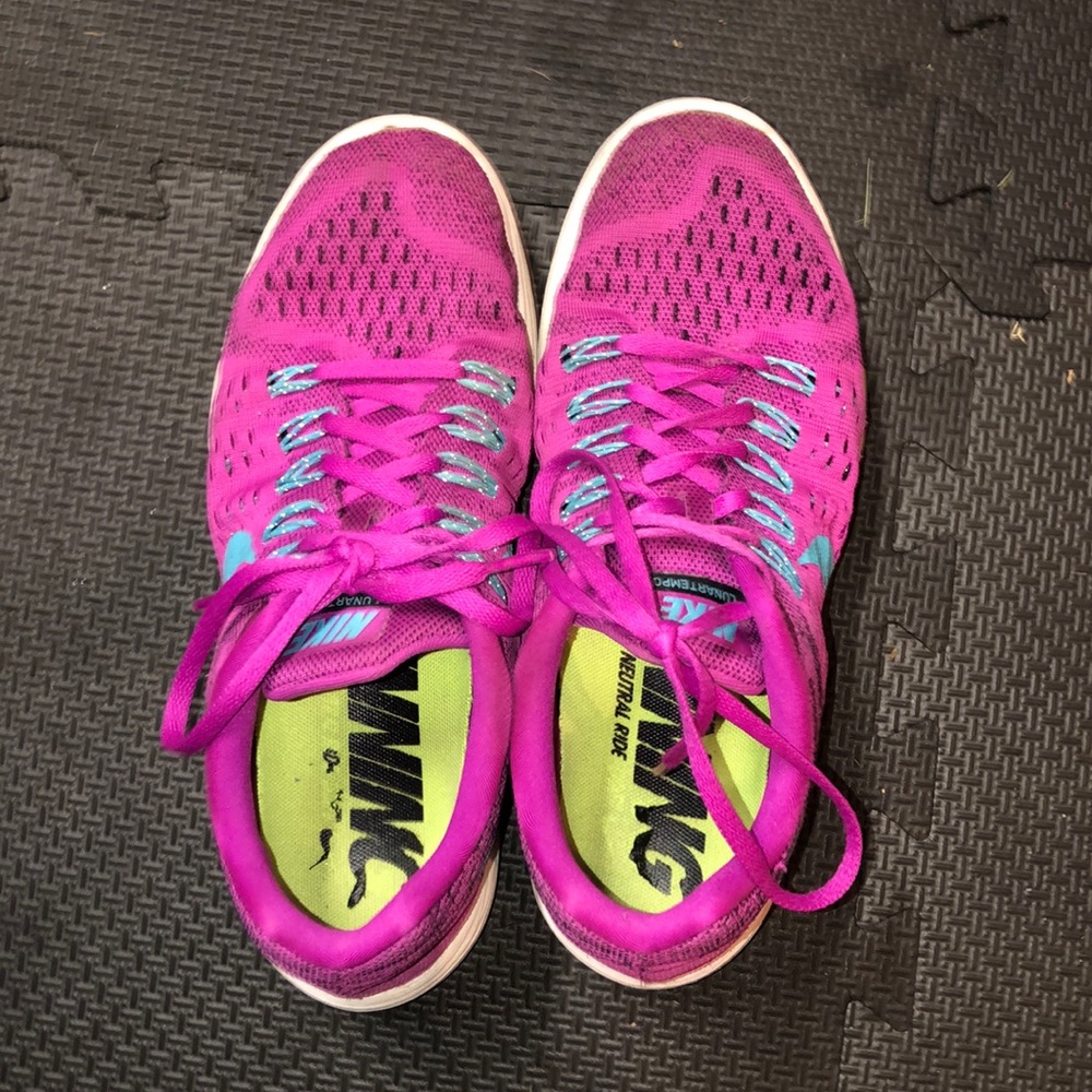 Women’s Nike sneakers